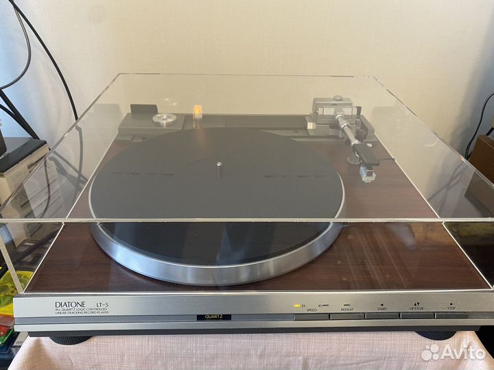 Проигрыватель винила Mitsubishi Diatone LT-5