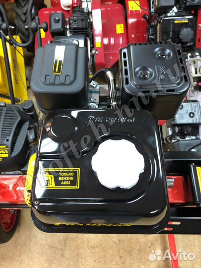 Двигатель champion G250HK