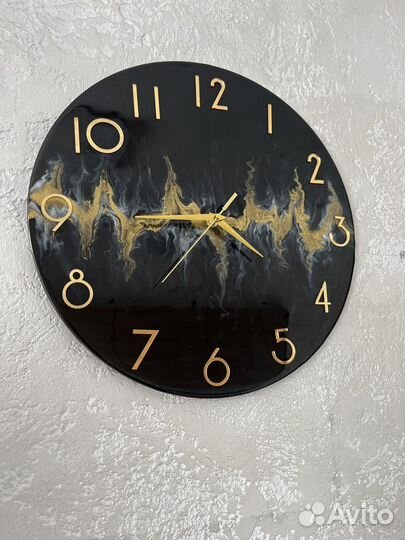 Часы из эпоксидной смолы