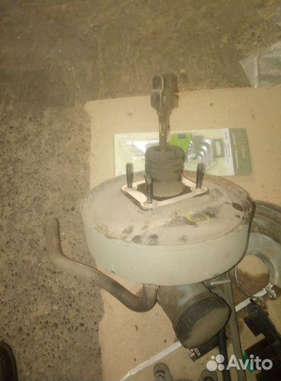 Вакуумный усилитель тормозов в сборе от Киа Рио 1