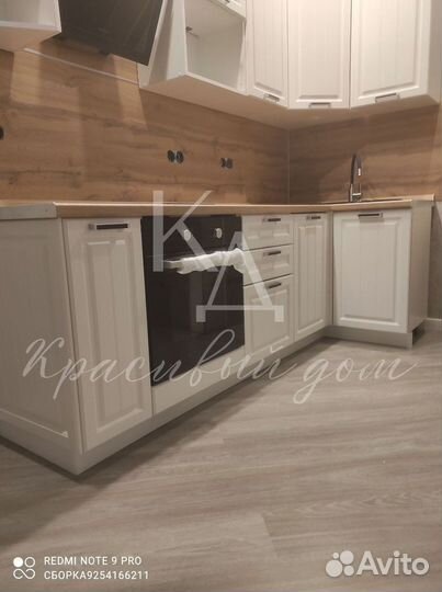 Угловой кухонный гарнитур в наличии