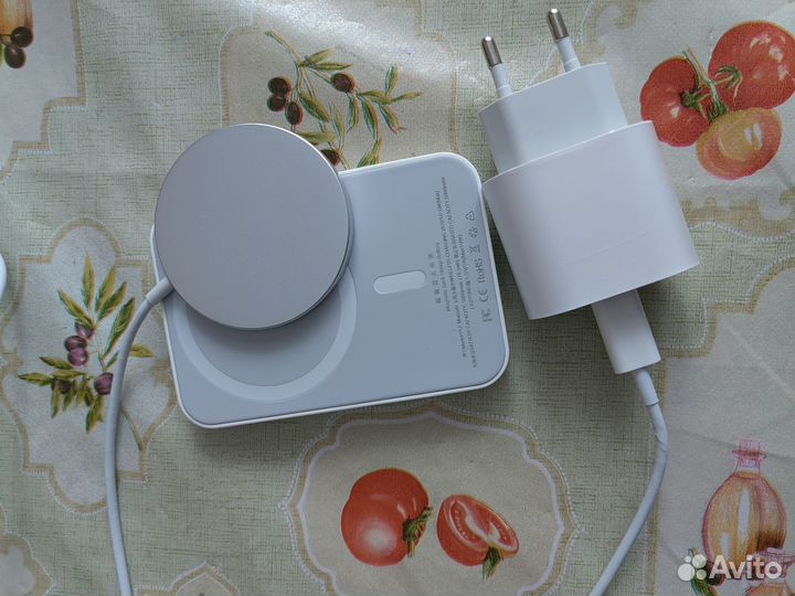 Повербанк с беспроводной зарядкой