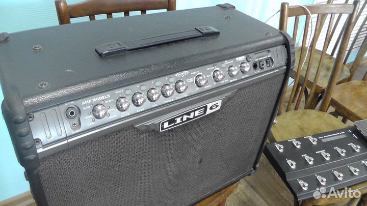 Гитарный комбоусилитель