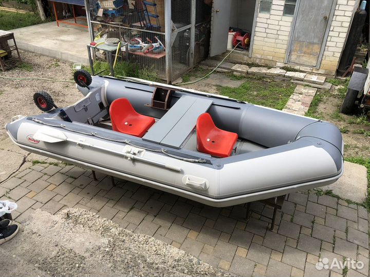 Лодка Badger 370