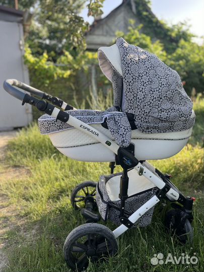 Коляска 3 в 1 с автолюлькой