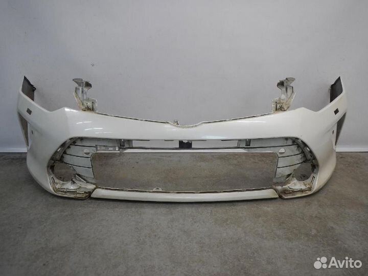 Бампер передний Toyota Camry