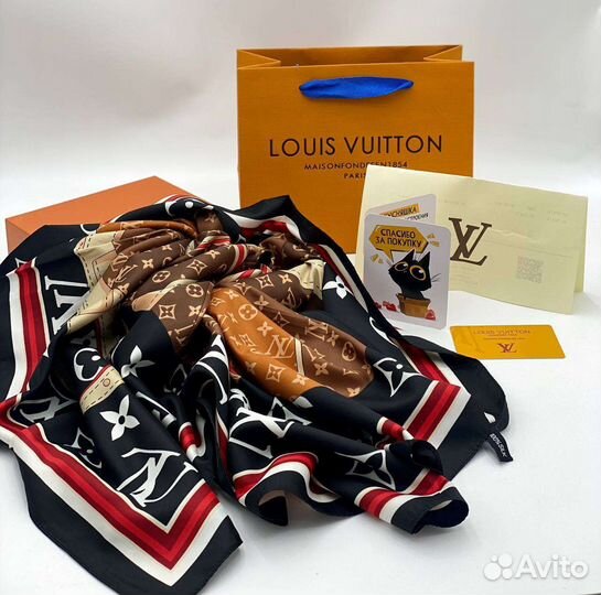 Подарочные платки LV в комплекте