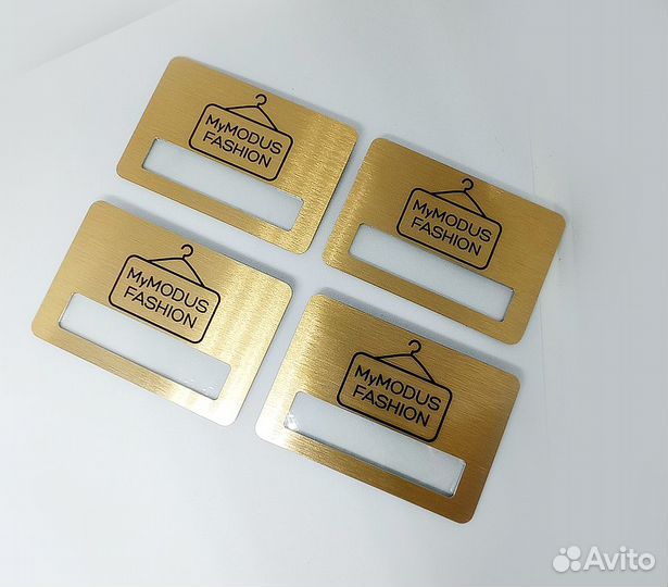 Изготовление металлических бейджей и визиток