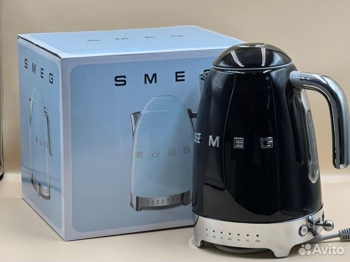 Чайник Smeg 1.7 л с регулировкой температуры