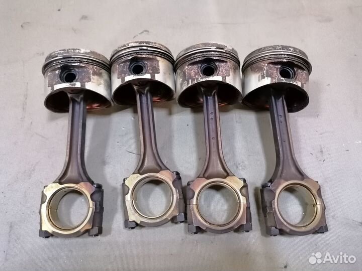 Поршень шатуном 1.6 Nissan Almera Classic B10 2006