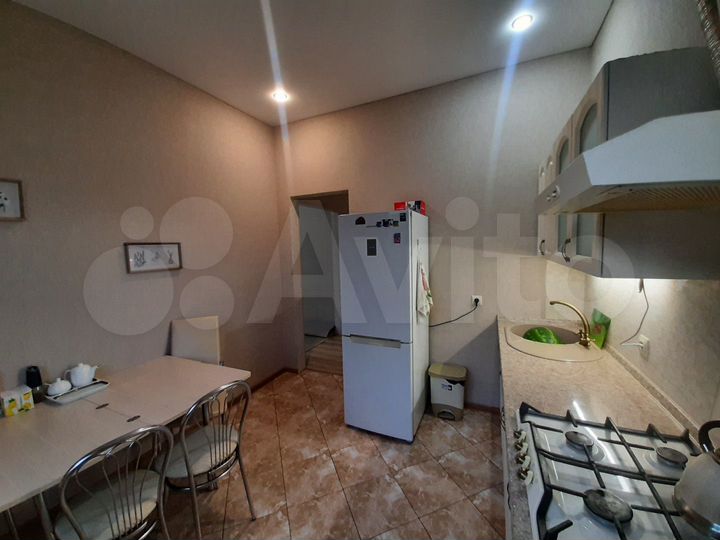 2-к. квартира, 58 м², 1/3 эт.