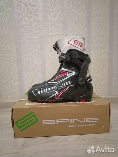 Лыжные ботинки spine
