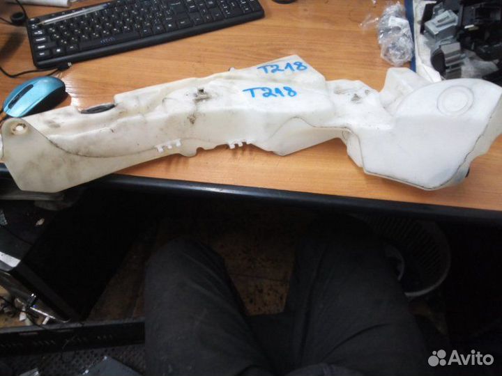 Бачок омывателя лобового стекла Ford Focus 2