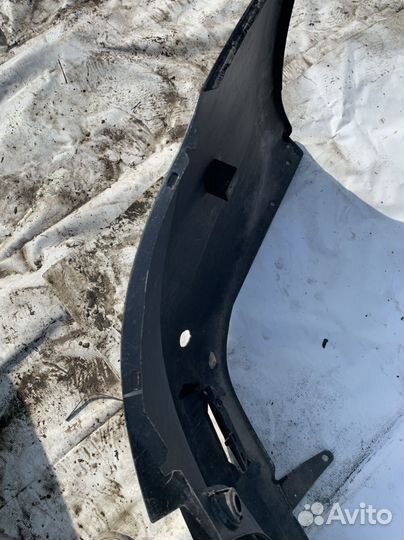 Задний бампер Toyota Avensis