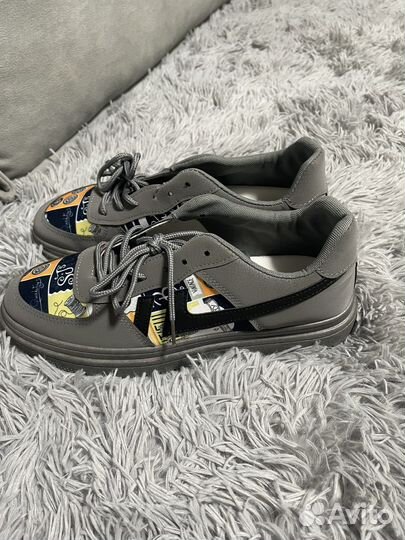 Новые мужсие кроссовки 42 размер