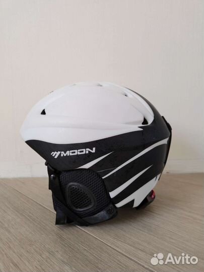 Шлем горнолыжный спортивный