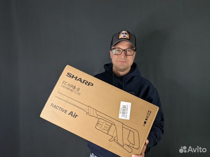 Вертикальный беспроводной пылесос Sharp EC-HR8-B
