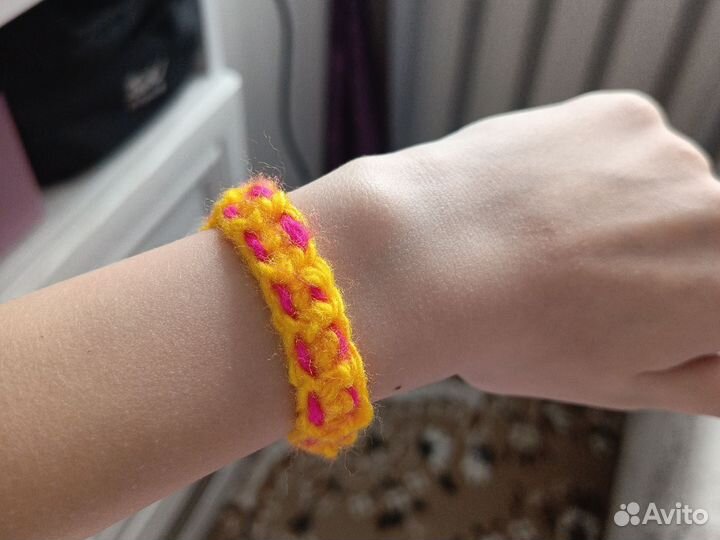 Браслет из пряжи