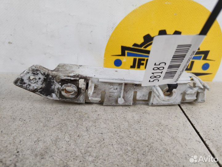 Кронштейн бампера передний правый Ford Focus 3 CB8