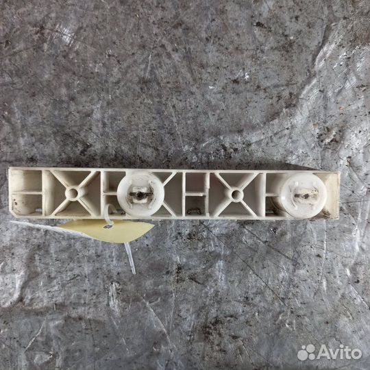 Кронштейн бампера передний правый Nissan Teana J32