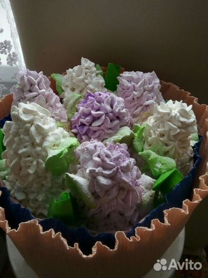 Зефиросендвичи,сирень в рожкаж,в ьукете