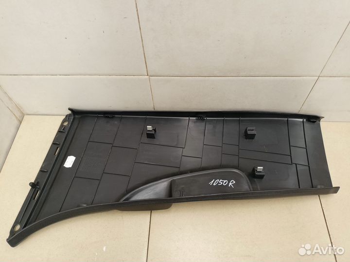 Обшивка стойки A1 2010