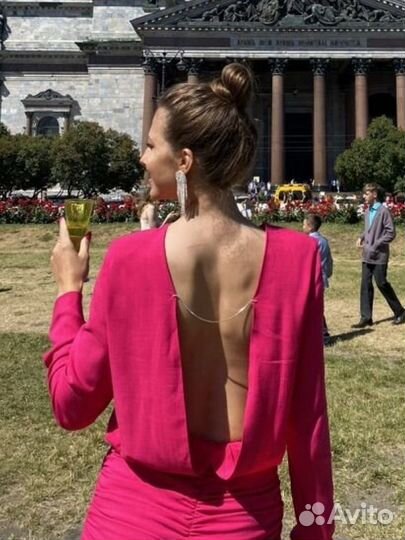 Платье с открытой спиной