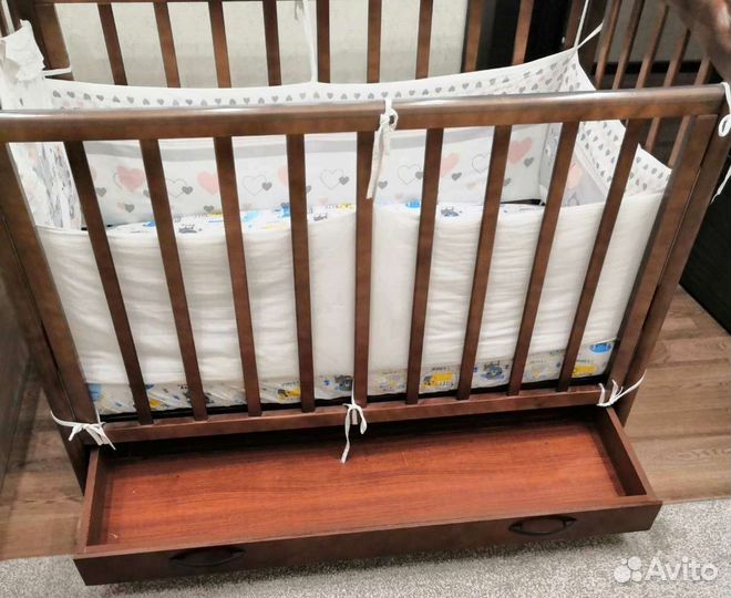 Детская кроватка