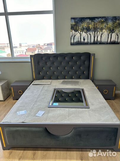 Спальный гарнитур