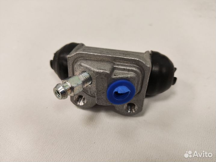 Цилиндр тормозной задний правый F3502960 для Smily