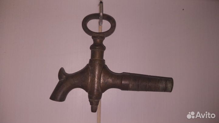 Кран старинный 19 век поворотный бочковой