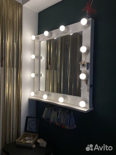 Зеркало с лампочками