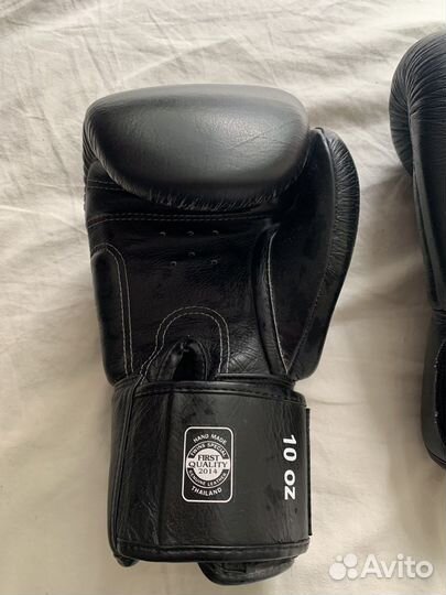 Боксерские перчатки twins 10 oz