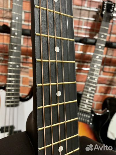 Акустическая гитара для обучения