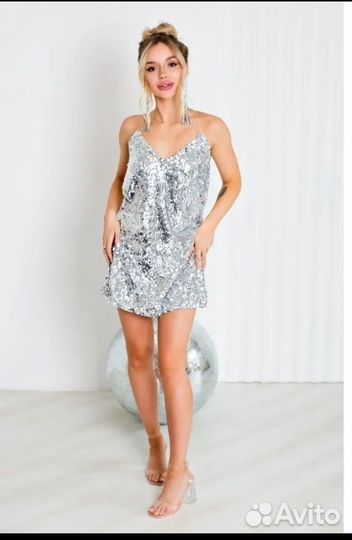 Платье с пайетками