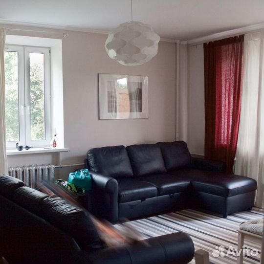 Диван-кровать кожаный с козеткой