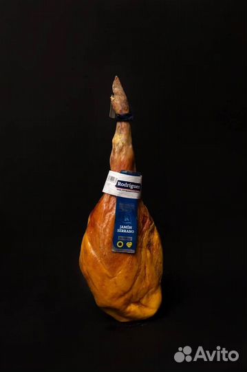 Хамон Серрано Резерва Rodrigez на кости