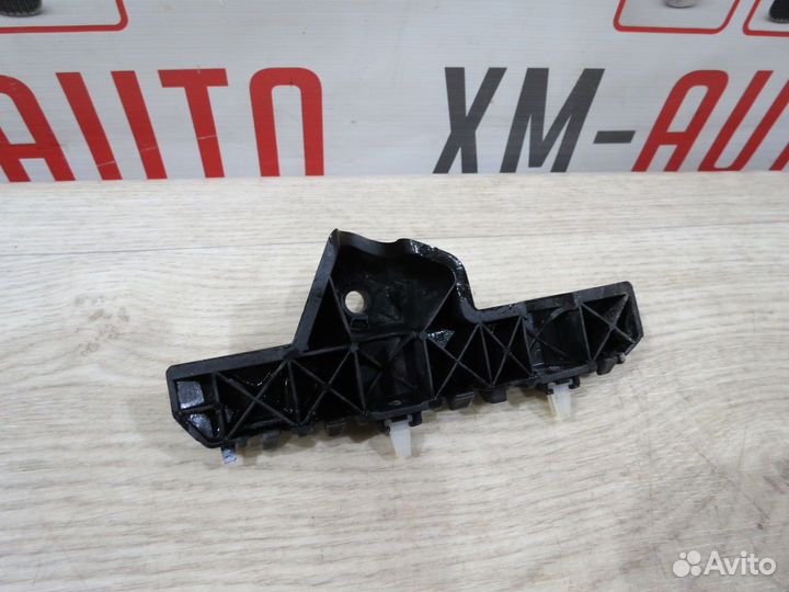 Кронштейн переднего бампера правый Hyundai Solaris