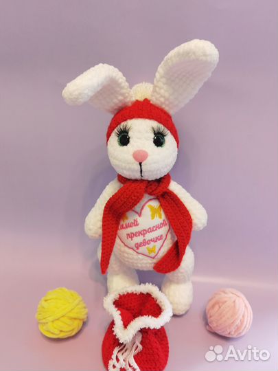 Вязаная игрушка. Ручная работа. Зайка