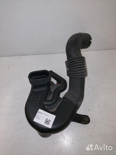 Патрубок воздушного фильтра Toyota Prius