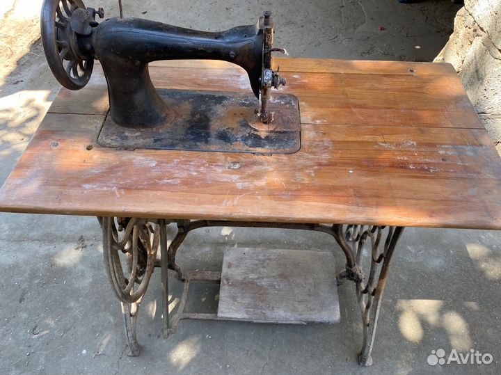 Швейная машина Singer