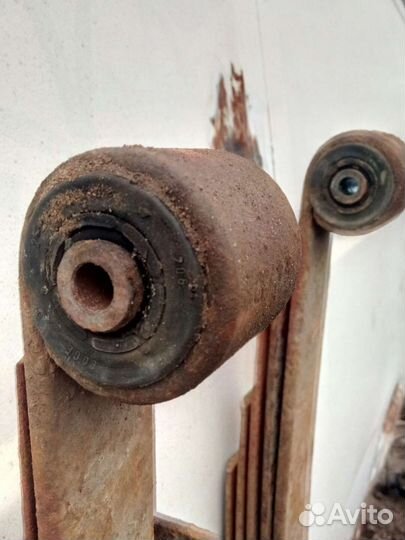 Рессоры задние Мерседес 207-310