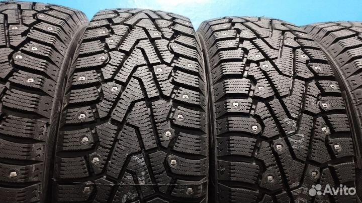 Pirelli Ice Zero 215/65 R16
