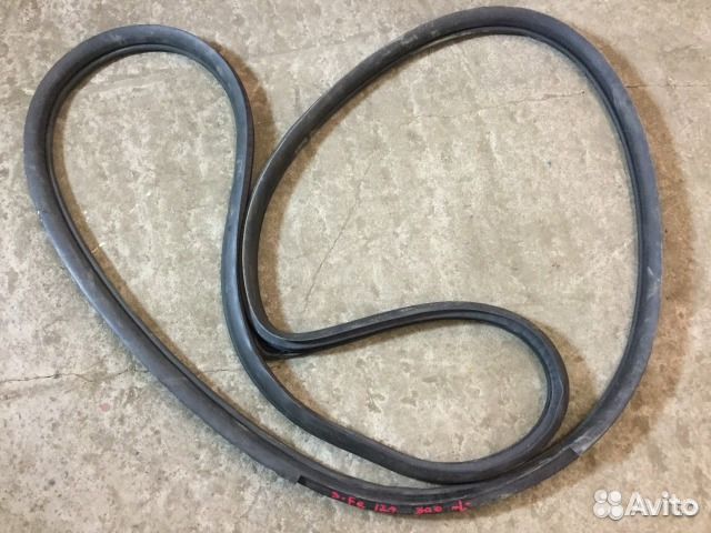 Уплотнитель двери задней левой Хундай Санта Фе