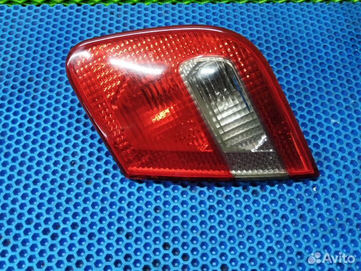 Фонарь задний правый седан Mitsubishi carisma