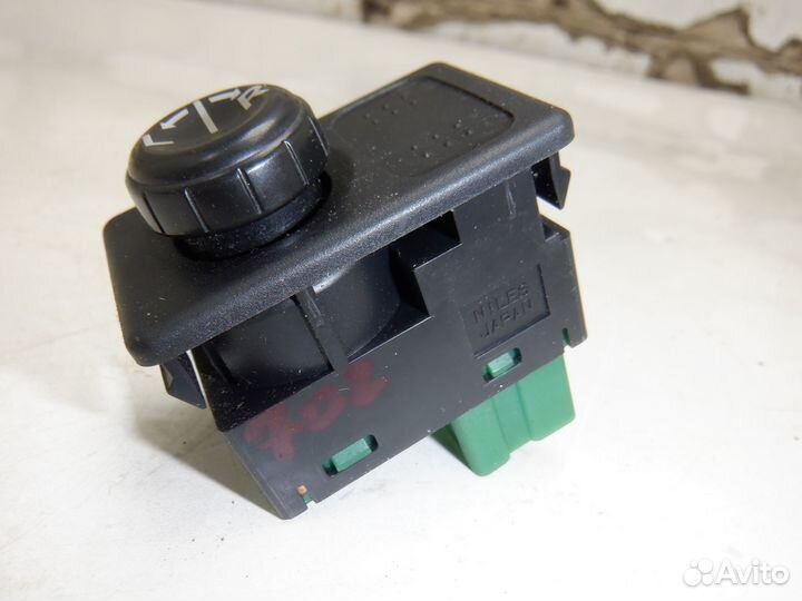 Кнопка Nissan Primera P12