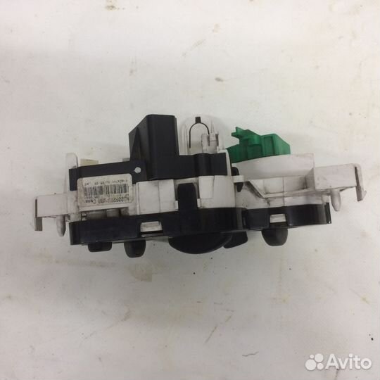 Блок управления отопителем с ас рено Логан 2007г