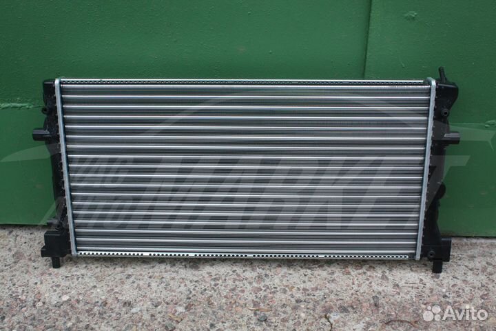 Радиатор охлаждения 1,6 MPI Skoda Rapid