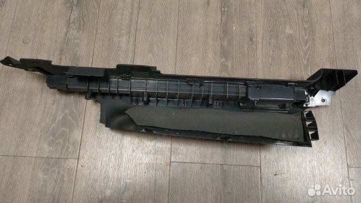 Направляющая шторки багажника левая Bmw X5 E53