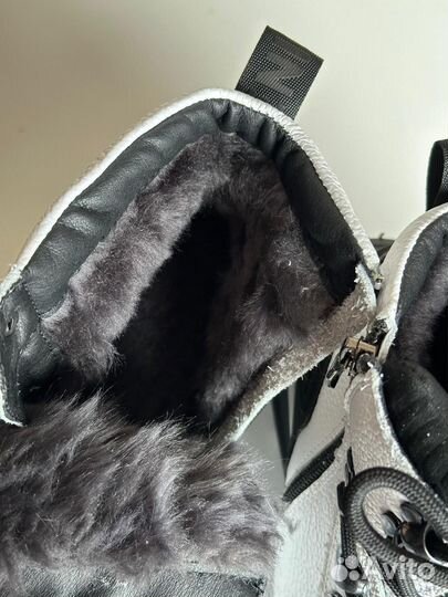 Кроссовки белые зима